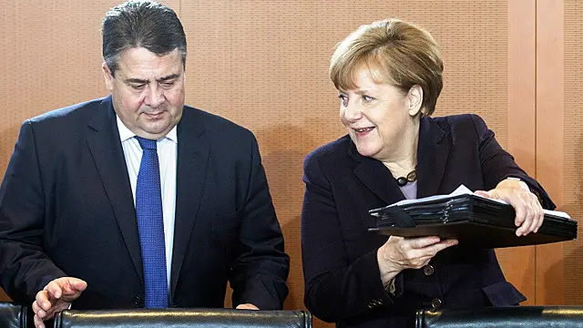 سيغمار غابريل مع المستشارة الألمانية أنغيلا ميركل