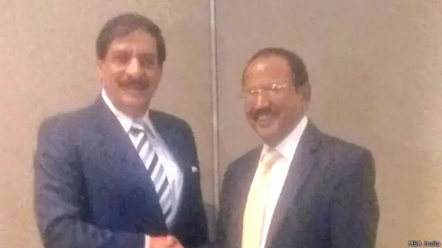 जीत डोभाल और नसीर ख़ान जंजुआ