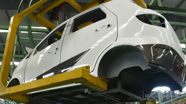 2015年1-10月，中国新能源汽车累计生产20.69万辆，已超过美国成为世界最大的新能源汽车市场。