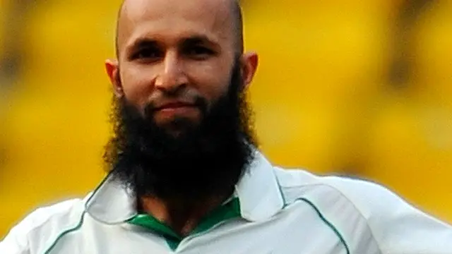 ہاشم آملہ نصف سنچری بنانے کے بعد جنوبی افریقی اننگز کو سنبھالنے کی کوشش میں مصروف رہے