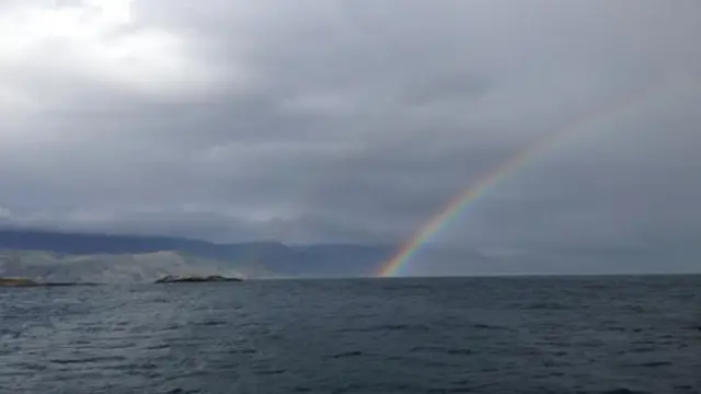 从乌斯怀亚湾 (Ushuaia bay) 出发（图片来源：Evie Wright）