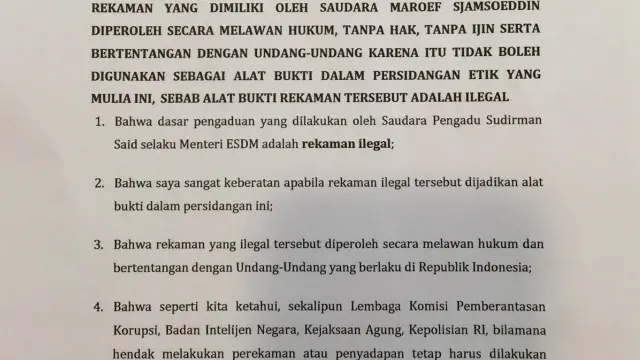 Transkrip nota pembelaan yang menyebut alat bukti rekaman percakapan ialah alat bukti yang ilegal.
