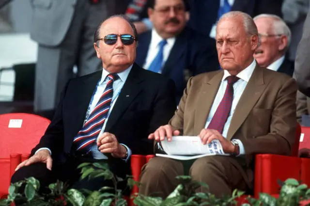 Blatter asumió la presidencia de la FIFA tras la salida de Havelange en 1998.