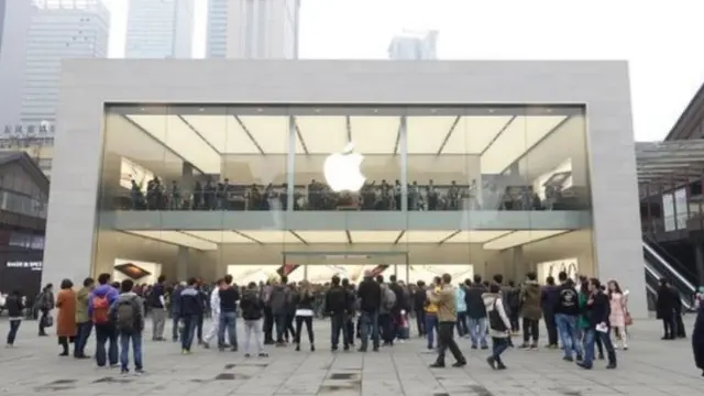 متجر آبل الجديد في شينغدو في الصين. جميع متاجر آبل تقدم هذا الأسبوع دروسا في البرمجة.