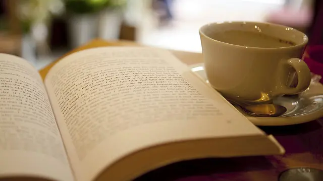 Книжка і кава