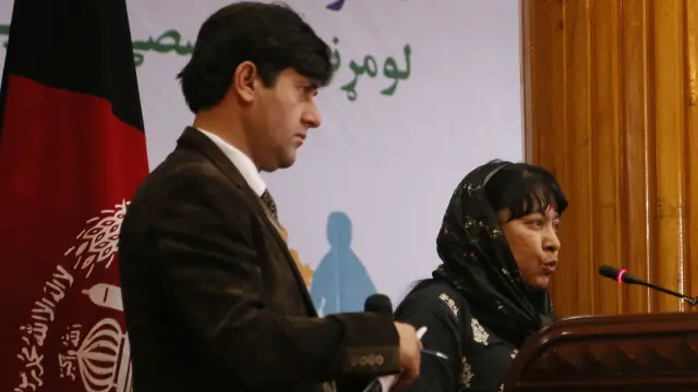 د کډوالو په چارو کې د ملګرو ملتونو ادارې د شمېرو له مخې د راستنو شویو درې برابره افغانان بېرته له افغانستانه وتلي دي.