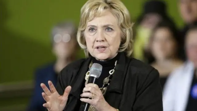 تدعو كلنتون إلى غلق مواقع "الإرهابيين"