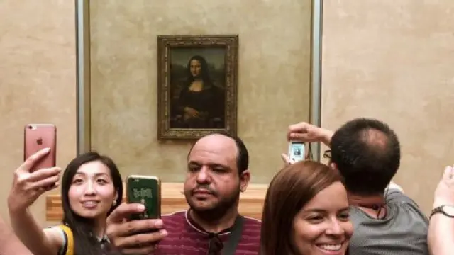 هل يمكن أن يكون هناك صورة أخرى تحت رسم موناليزا؟