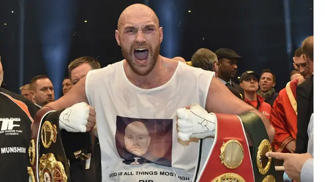 ٹائسن فیوری گذشتہ برس نومبر میں ہیوی ویٹ باکسر ویلادمیئر کلیچکو کو رہا کر ہیوی ویٹ چیمپئن بنے تھے