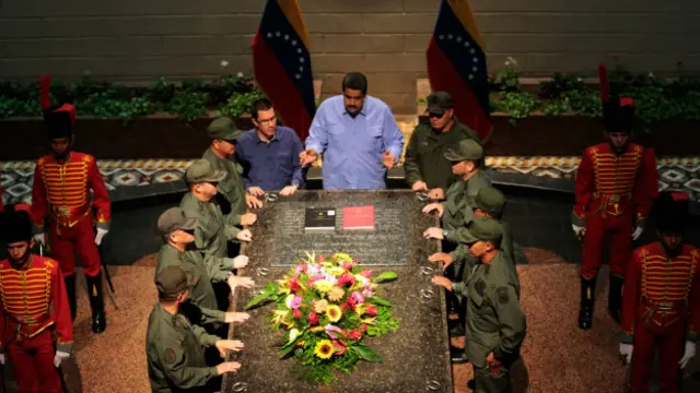 Maduro visitó el museo en que están los restos de Hugo Chávez.