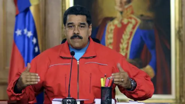 آقای مادورو وضعیت جاری را به "جنگ اقتصادی که مخالفان راه انداخته اند" نسبت داده است