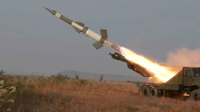 تستهدف هذه العقوبات القوة الصاروخية الاستراتيجية التابعة لجيش كوريا الشمالية إضافة إلى مصرفين و3 شركات شحن متعلقة بنقل هذه الأسلحة.