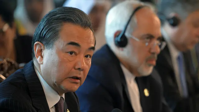 چینی کے وزیر خارجہ وانگ لی نے بھی اس کانفرنس میں خطاب کیا۔ چین کے پاکستان اور افغانستان میں اہم اقتصادی اور سیاسی مفادات ہیں۔