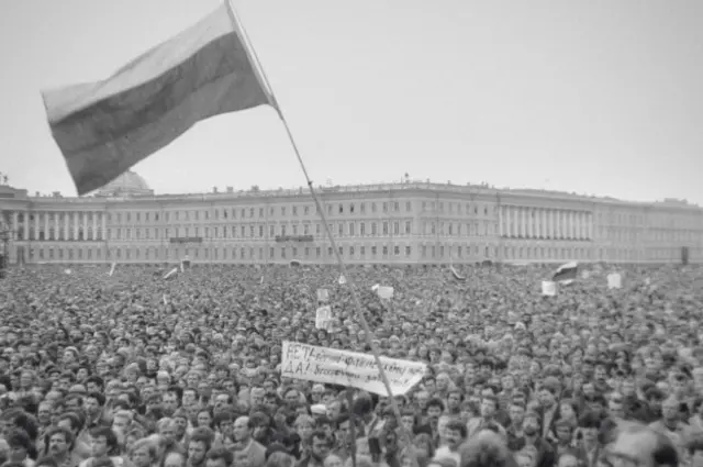 Кадр из фильма Сергея Лозницы "Событие"