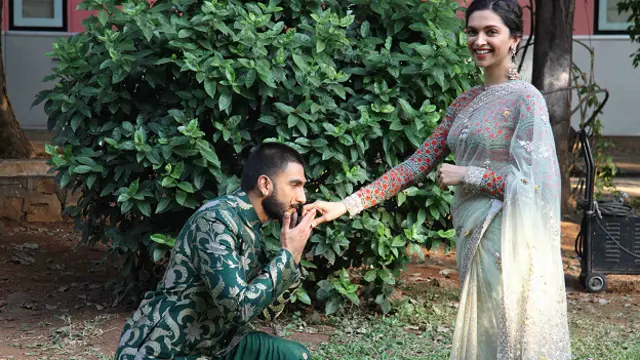 اداکار رنویر سنگھ جب بھی موقع ملتا ہے تو دیپیکا یادو کون سے اپنی محبت کا اظہار کرتے رہتے ہیں