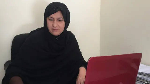 سنہ 2015 میں بین الاقوامی ایوارڈ حاصل کرنے والی تبسم عدنان سوات میں خویندو جرگہ یا بہنوں کے جرگہ کی سربراہ ہیں