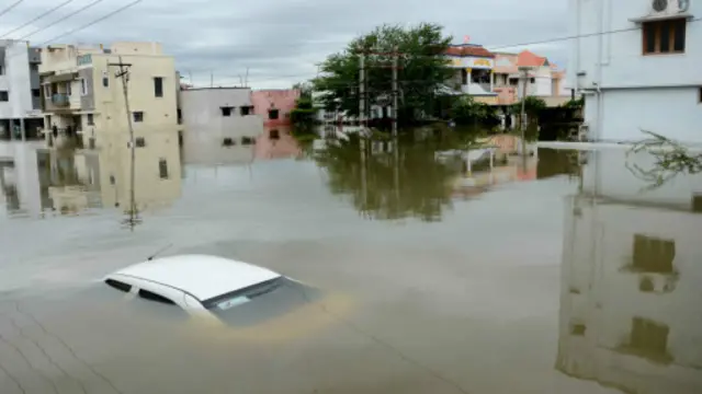 சென்னை வெள்ளத்தால் கடும் பாதிப்புகள் ஏற்பட்டன