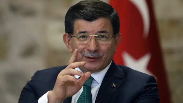 يقول أوغلو إن الغارات الجوية الروسية "تقوي" تنظيم "الدولة الإسلامية".