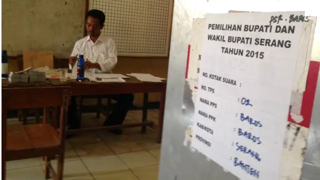 Pemungutan suara di Kecamatan Baros, Kabupaten Serang, menunjukkan Ratu Tatu Chasanah unggul.