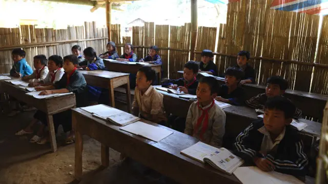 Không nên để thêm gánh nặng trên vai học sinh khi việc học đã rất nặng, theo tác giả.