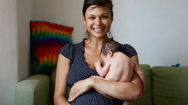 Мать с новорожденным