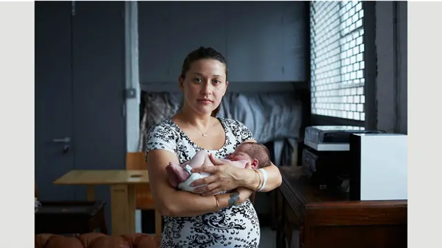 Ана де Коста и ее сын Барни