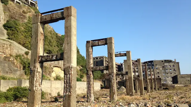 Băng tải than còn nguyên dấu tích, 15,7 triệu tấn than đã được khai thác từ khu mỏ này