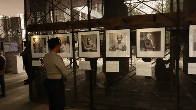 Pemenang Kehidupan karya Adrian Mulya -dengan penonton istimewa hari itu.