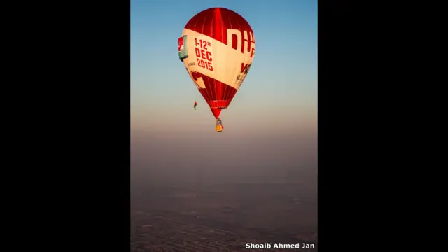 गर्म हवा का गुब्बारा. 