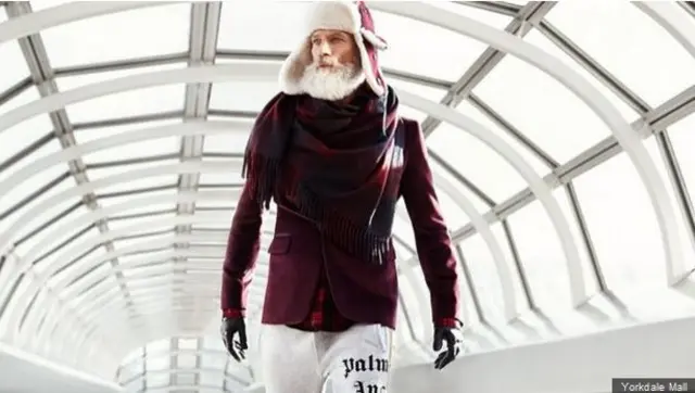 Селфи с Сантой, опубликованные в соцсетях, помогают собирать пожертвования для больных детей