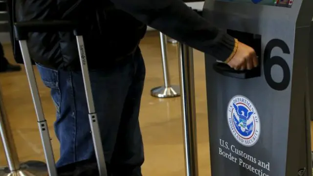 امریکہ کے ’ویزا ویور پروگرام‘ کے تحت 38 ممالک کے شہری جن میں زیادہ تر کا تعلق یورپ سے ہے، اس وقت ویزا کی درخواست دیے بغیر امریکہ جاسکتے ہیں