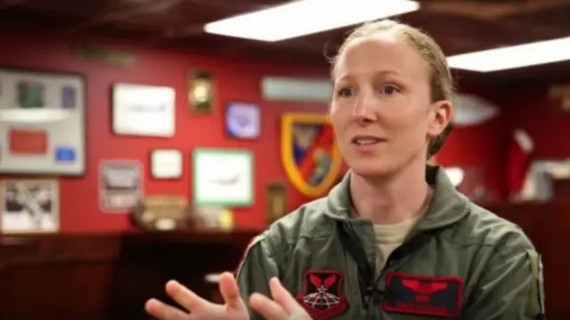 Капитан Эйрин Маккейб