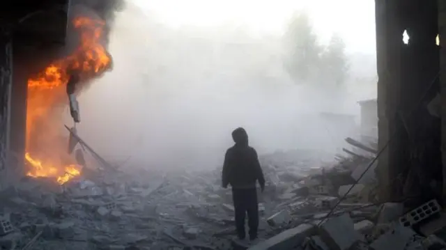 اکثر لوگوں کا خیال ہے کہ شام میں ساڑھے چار سال سے جاری جنگ کا واحد حل مذاکرات ہی ہیں 