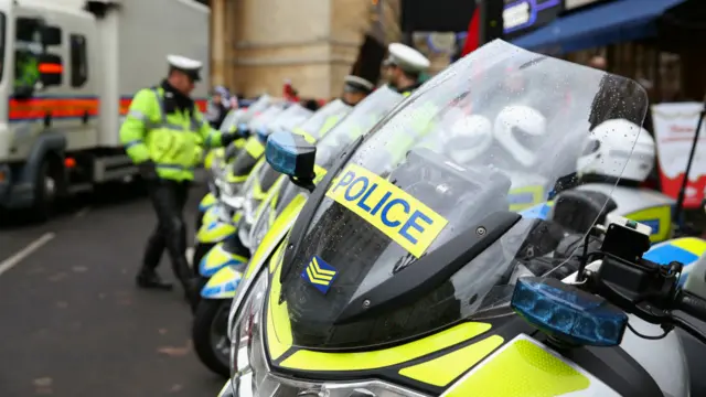 ریلی کے ساتھ حفاظت کی پیشِ نظر بڑی تعداد میں پولیس موجود تھی اور کسی ناشگوار واقعے کی اطلاع نہیں ملی۔