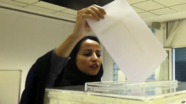 130.000 mujeres se registraron para votar, frente a 1,35 millones de hombres.