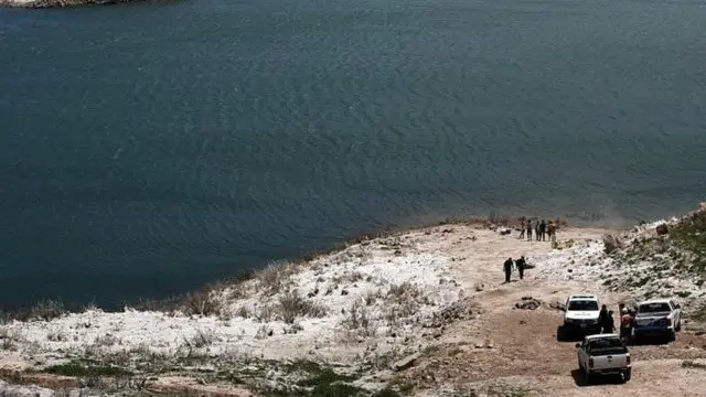 ہیلی کاپٹر کا ملبہ 60 میٹر کی گہرائی تک چلا گیا ہے