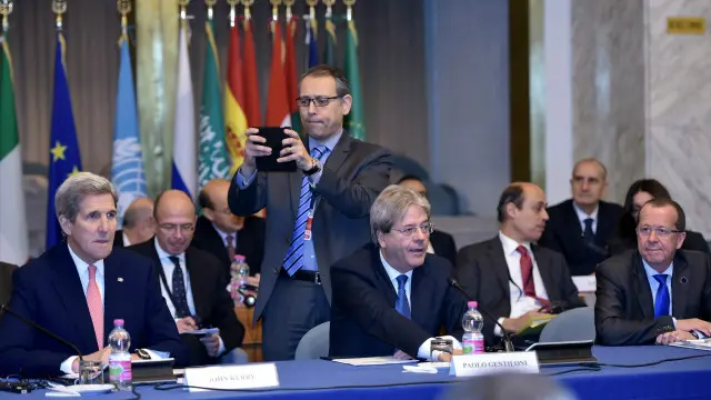 وزير الخارجية الأمريكي، جون كيري، يرأس المحادثات رفقة نظيره الإيطالي، باولو جنتيليني