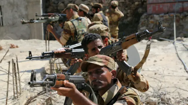 یمن میں جاری تنازعے میں اب تک 5,700 لوگ ہلاک ہو چکے ہیں، جن میں سے نصف تعداد عام شہریوں کی ہے