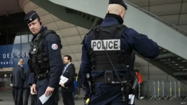 在巴黎11月13日的致命袭击后，法国处于高度戒备状态。那次袭击致至少130人死亡。