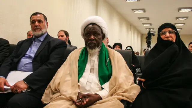  ابراهیم زکزاکی در کنار زهرا مصطفوی، دختر آیت‌الله خمینی 