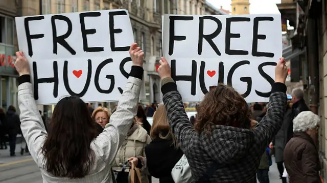 Дар может не стоить нам ни гроша; это может быть что-то совсем простое – сделать комплимент незнакомому человеку или обнять его