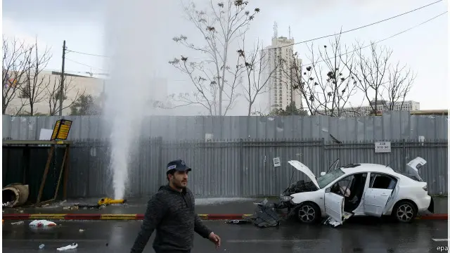 صورة لموقع الحادث قرب مدخل القدس الغربية