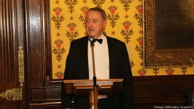 චිංගීස් අයිත්මාතොෆ් ඇකඩමිය වෙනුවෙන් උත්සවය සංවිධානය කර තිබුනේ රිග්ල්ස්වර්ත් සාමිවරයා විසින් 