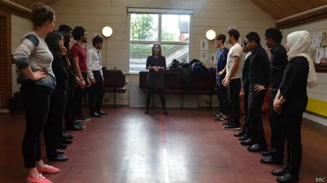 په تېريوه کال کې د داسې ټولگېو د برخه والو شمېر دوه ځله زيات شوى دى.