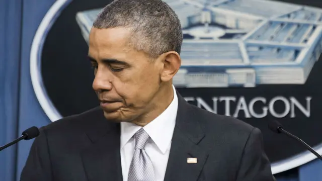 يسعى أوباما إلى طمأنة الأمريكيين بعد هجوم مسلح في كاليفورنيا أودى بحياة 14 شخصا. 