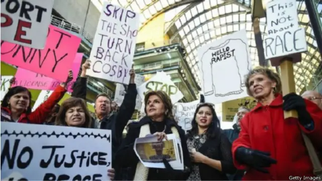 Puluhan perempuan menuding Bill Cosby mencekoki mereka dengan alkohol, membius, dan menyerang mereka secara seksual.