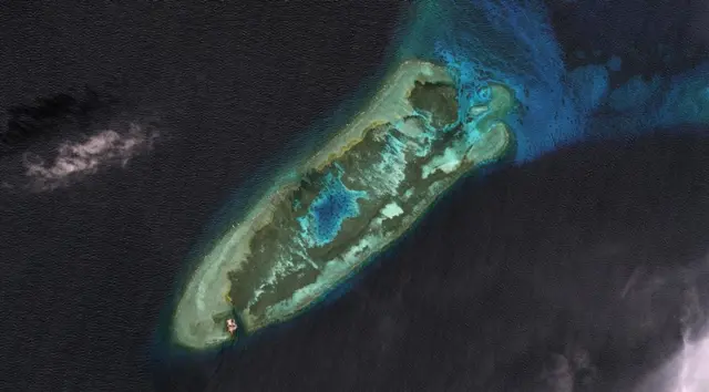 Fiery Cross Reef (Bãi Chữ thập năm 2006). Nguồn: CSIS Asia Maritime Transparency Intitiative/DigitalGlobe