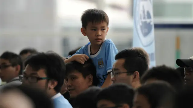 曼城隊（Manchester City）、西布朗維奇隊（West Bromwich Albion）和阿斯頓維拉隊（Aston Villa）在過去一年都曾獲得來自中國的投資。