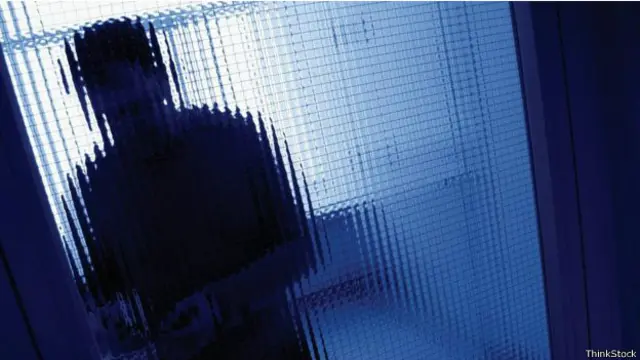 بعض منظم گروہ ایسے وائرس کے ذریعے لوگوں کو بلیک میل کرتے ہیں