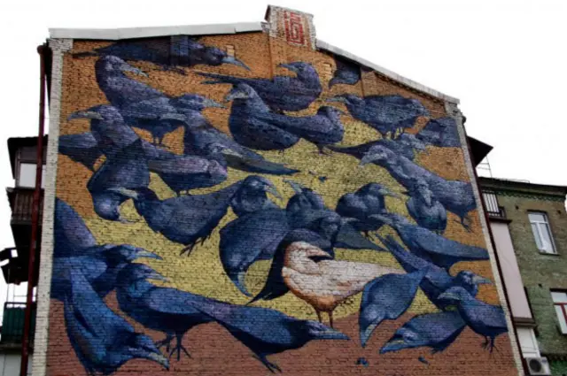 Мурал з воронами